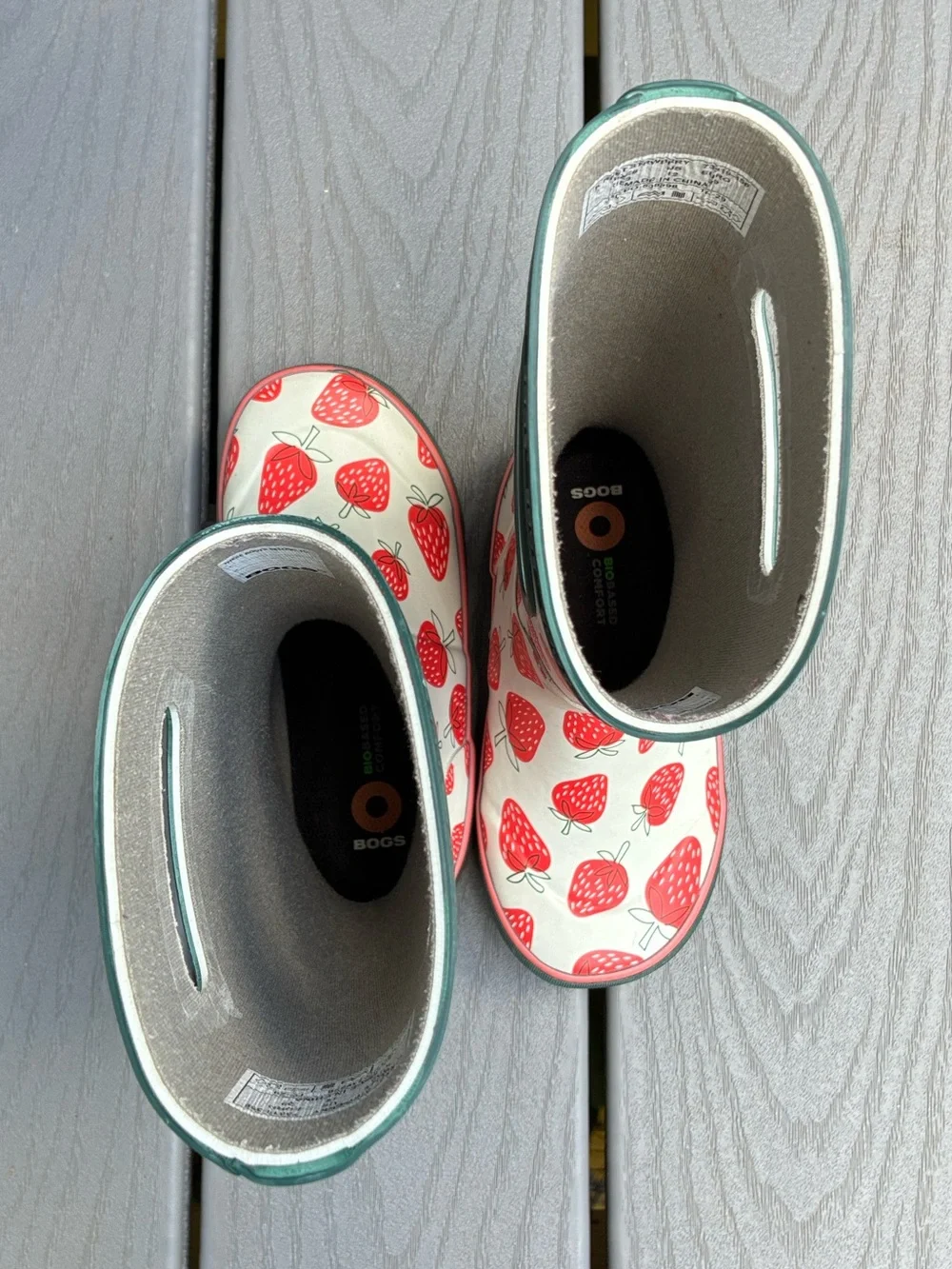 BOGS Kids Rain Boots Strawberry Print White Red Green Size 12